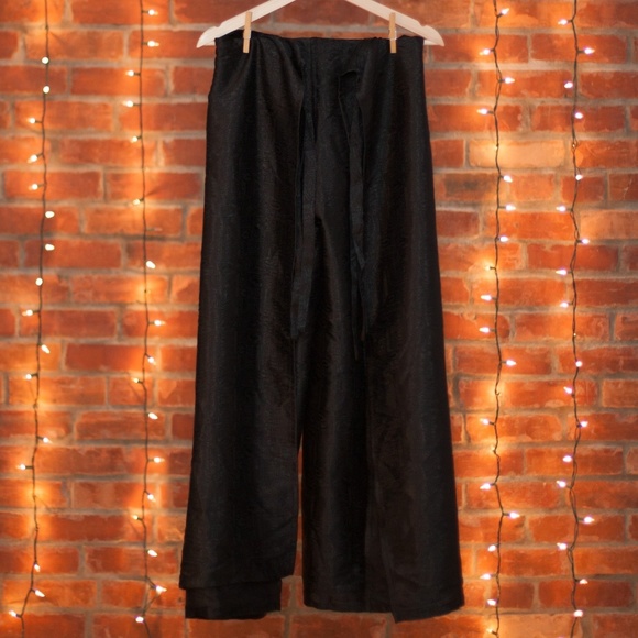 Stylish black pants - Picture 2 of 3